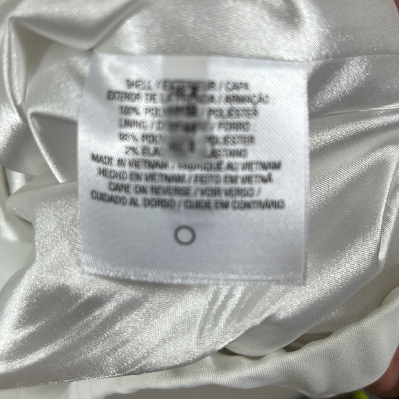 🆕T Tahari>Silky zip up jacket with contrast collar and pockets NWOT - Picture 6 of 7